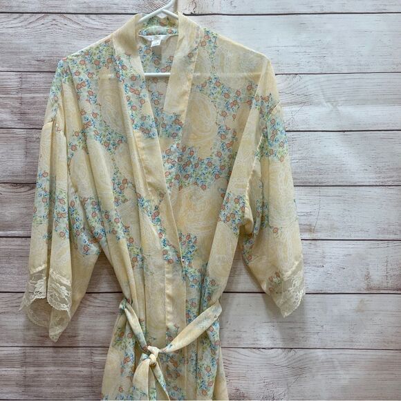 FLORA BY NIKROOZ ROBE IN YELLOW FLORAL - Picture 3 of 8
